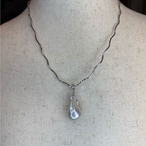 Elegant 925 Silver 18” Necklace with Baroque Pearl Pendant